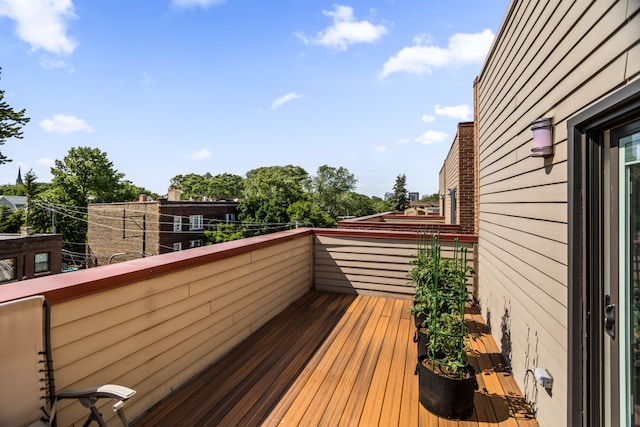 643 Custer Ave, Evanston, IL 60202 - view of wooden deck