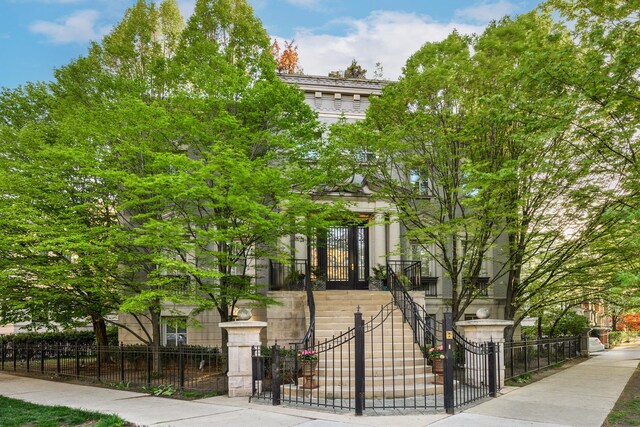 401 W Dickens Ave, Chicago, IL 60614 - photo 1