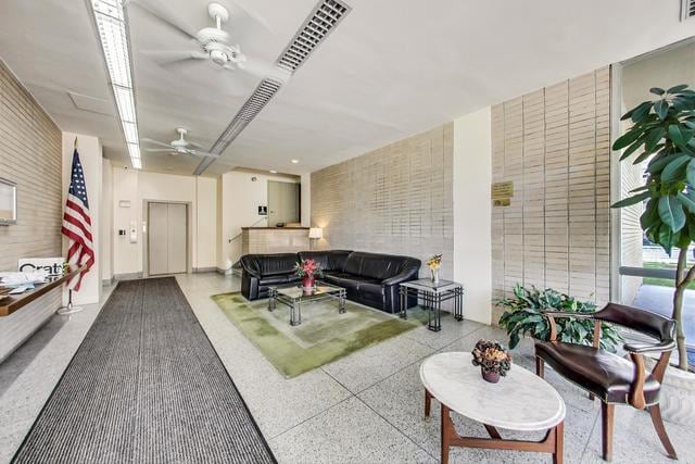 5050 S E End Ave Unit 9C, Chicago, IL 60615 - living room with ceiling fan
