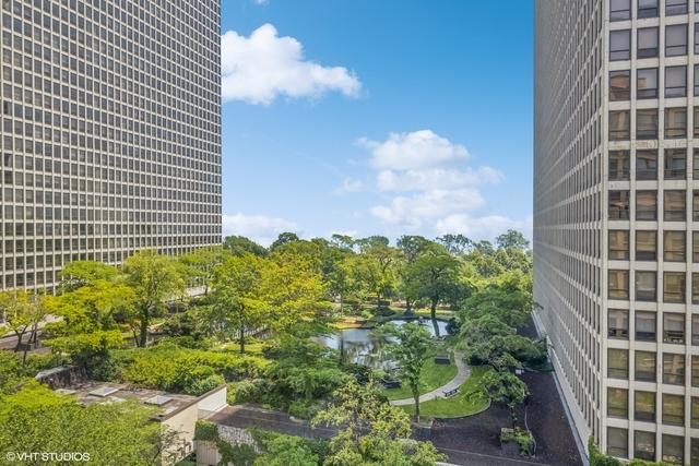 5050 S E End Ave Unit 9C, Chicago, IL 60615 - view of property's community with a water view
