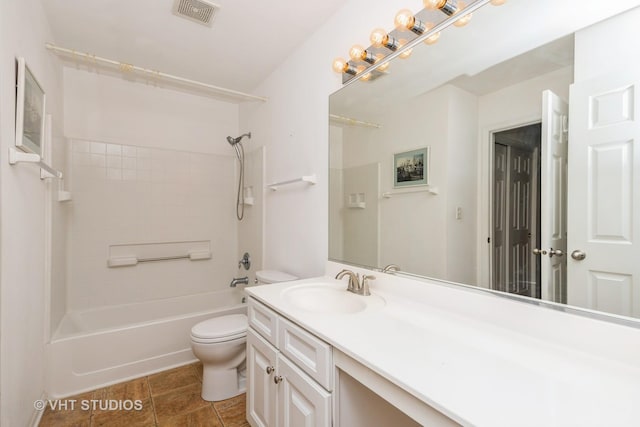 601 Cary Woods Cir Unit 601, Cary, IL 60013 - full bath with vanity and washtub / shower combination