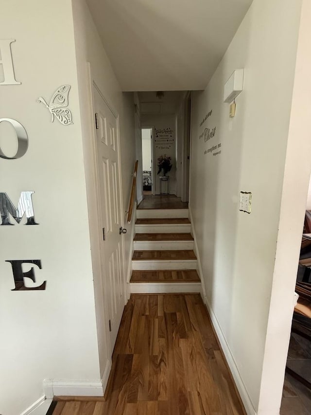 1208 E 154th St, South Holland, IL 60473 - hall featuring wood finished floors and stairs