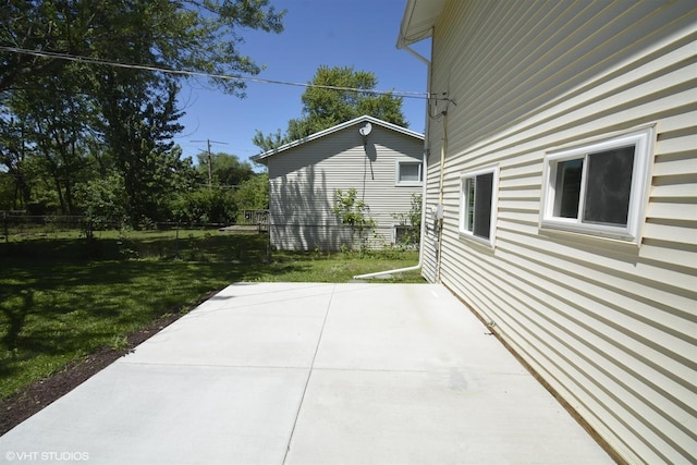 816 Blackhawk Dr, University Park, IL 60484 - view of patio / terrace