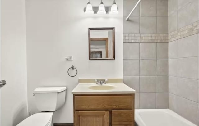 9439 Corneils Rd, Bristol, IL 60512 - full bath with vanity and washtub / shower combination