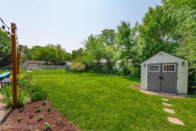 106 Grand Central Ln, Schaumburg, IL 60193 - view of yard featuring a storage shed