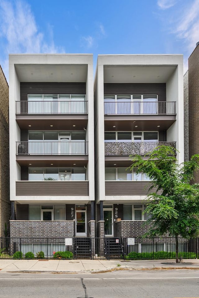 927 N Damen Ave Unit 2, Chicago, IL 60622 - view of apartment building / complex
