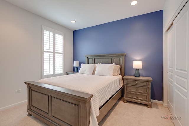 3181 Rockwell Cir, Mundelein, IL 60060 - bedroom featuring light colored carpet, recessed lighting, and a closet