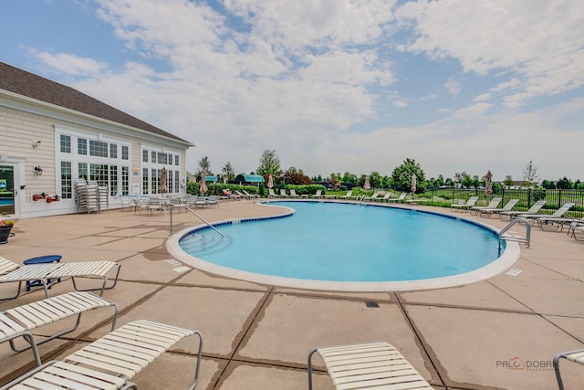 3181 Rockwell Cir, Mundelein, IL 60060 - community pool featuring a patio
