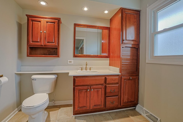 1831 E Camp Mcdonald Rd Unit 0, Mount Prospect, IL 60056 - bathroom with vanity and recessed lighting