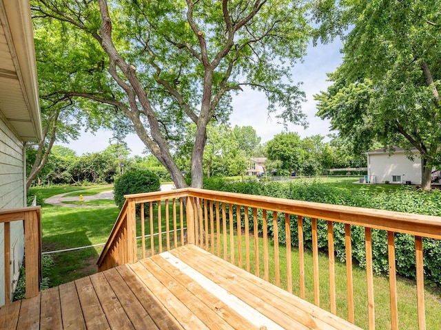 2134 S Hull Dr, Wheaton, IL 60189 - wooden terrace with a yard