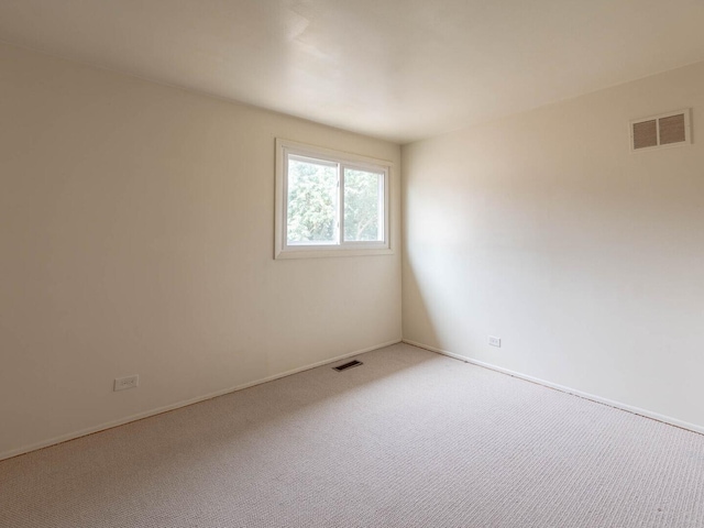 2134 S Hull Dr, Wheaton, IL 60189 - unfurnished room with carpet floors and baseboards