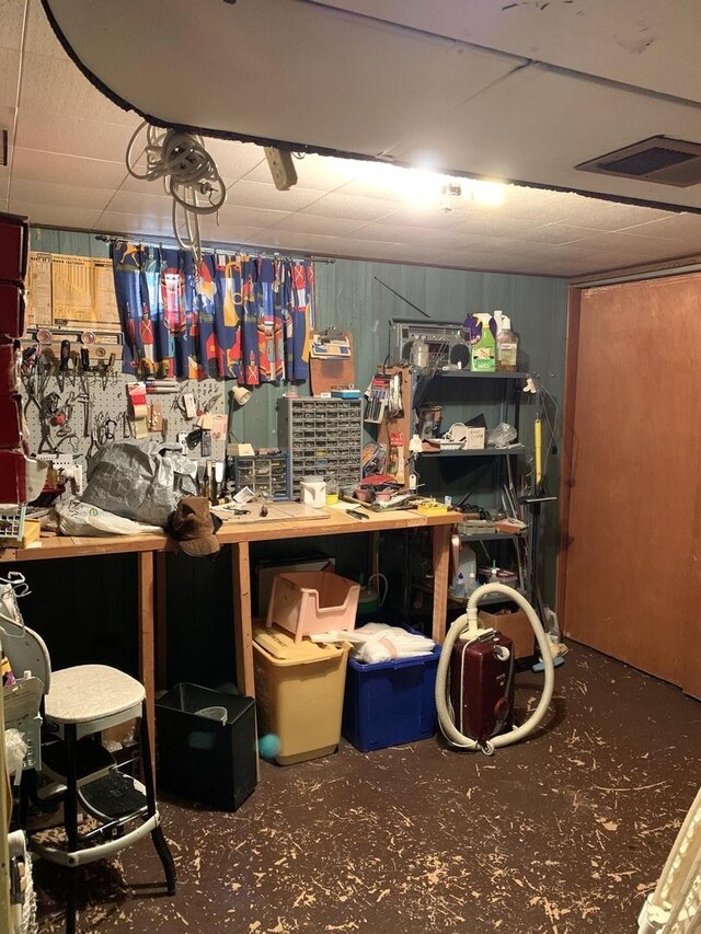 7609 W Gunnison St, Harwood Heights, IL 60706 - below grade area featuring a workshop area