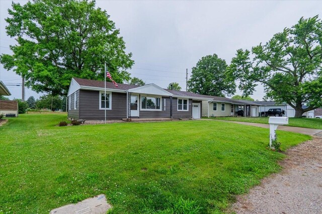 207 Cedar Dr, Clinton, IL 61727 - photo 3