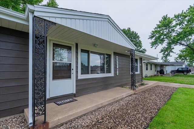 207 Cedar Dr, Clinton, IL 61727 - photo 4
