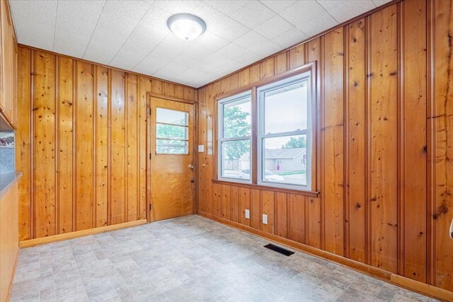 207 Cedar Dr, Clinton, IL 61727 - photo 7