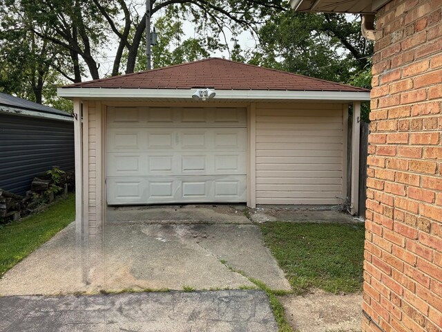 314 Meota St, Park Forest, IL 60466 - detached garage with driveway