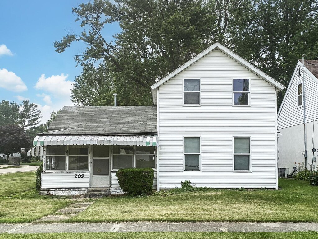209 S Jackson St, Gardner, IL 60424 - photo 1
