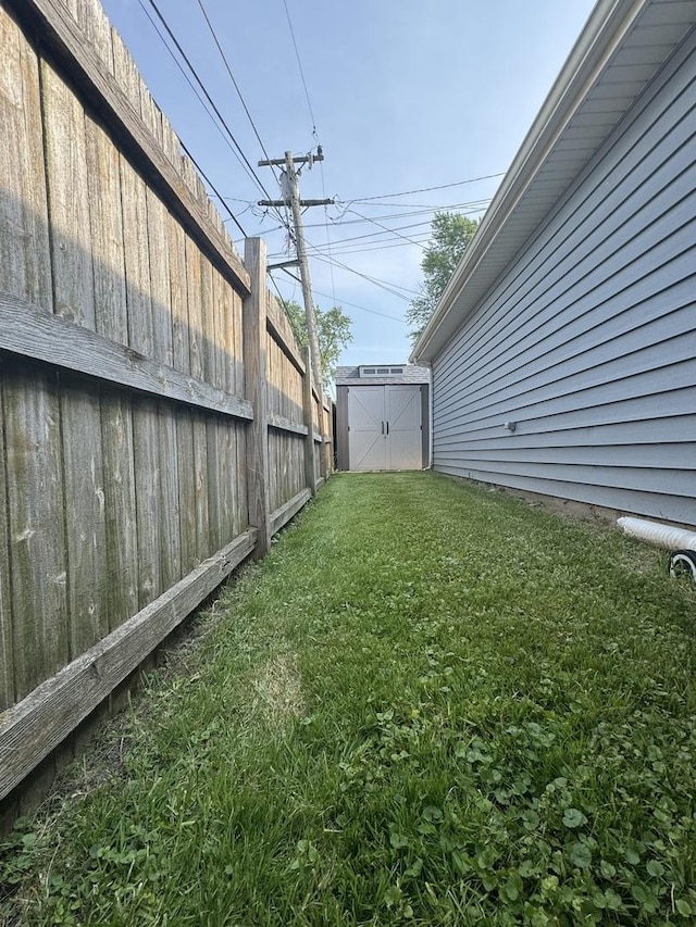 7743 Cronin Ave, Justice, IL 60458 - view of yard with a shed