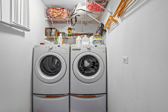184 Primrose Ln, Bartlett, IL 60103 - laundry room featuring separate washer and dryer