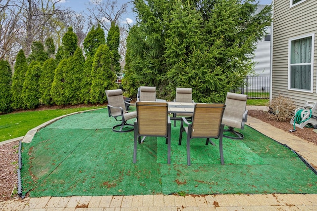 184 Primrose Ln, Bartlett, IL 60103 - view of patio with outdoor dining area