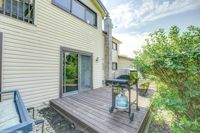 1330 S Mallard Ln, Mount Prospect, IL 60056 - view of wooden deck