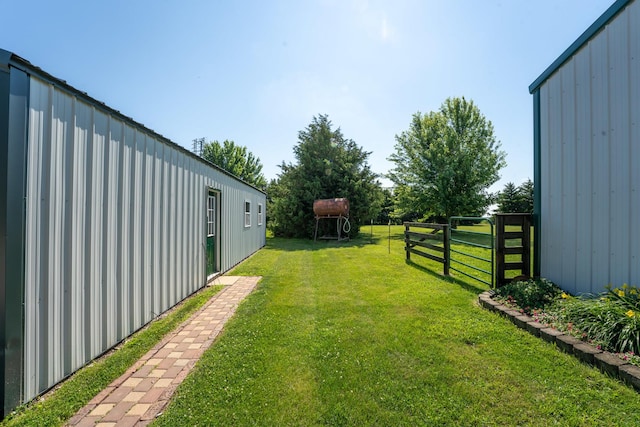 1392 Red Brick Rd, Dixon, IL 61021 - view of yard