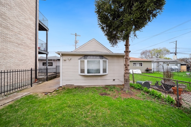 3348 N Narragansett Ave, Chicago, IL 60634 - rear view of property featuring a fenced backyard