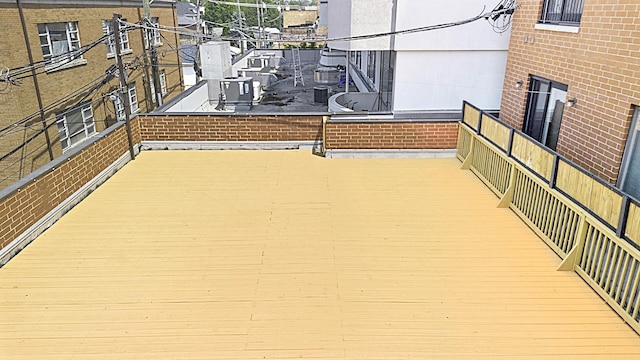5010 W Lawrence Ave Unit 3B, Chicago, IL 60630 - view of wooden deck