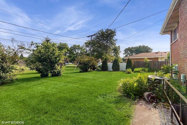 80 E Fremont Ave, Des Plaines, IL 60016 - view of yard