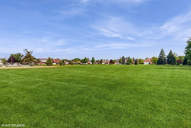 80 E Fremont Ave, Des Plaines, IL 60016 - view of grassy yard
