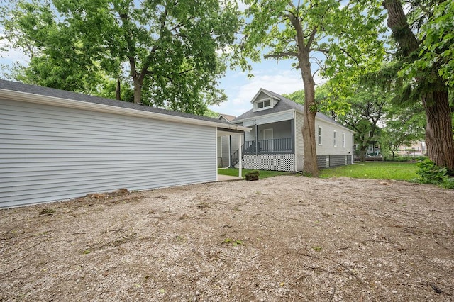 6721 S Ada St, Chicago, IL 60636 - back of house with a yard