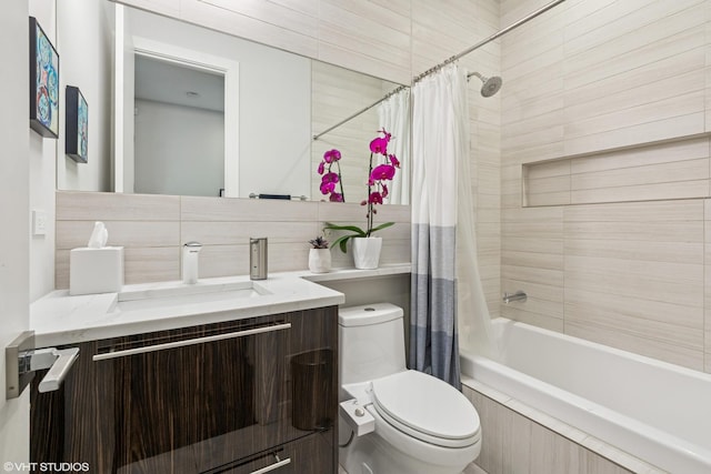 2224 N Seeley Ave Unit 2, Chicago, IL 60647 - full bath with tiled shower / bath and vanity