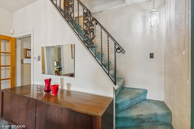 1404 W 97th St, Chicago, IL 60643 - view of stairway