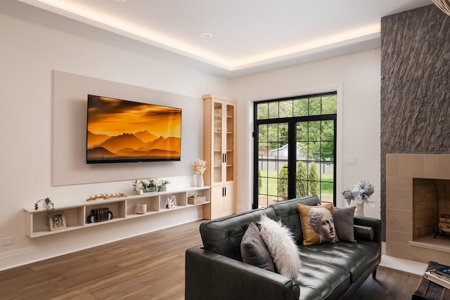 1847 Dexter Ln, Des Plaines, IL 60018 - living room featuring a fireplace and wood finished floors