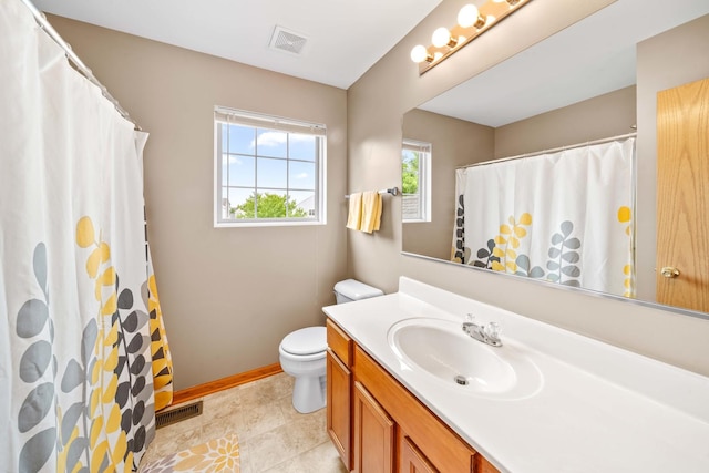 4553 Gardiner Ave, Yorkville, IL 60560 - full bathroom with vanity and a shower with curtain