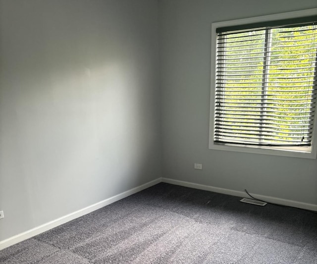 3501 Fountainbleau Dr, Hazel Crest, IL 60429 - empty room featuring carpet flooring and baseboards
