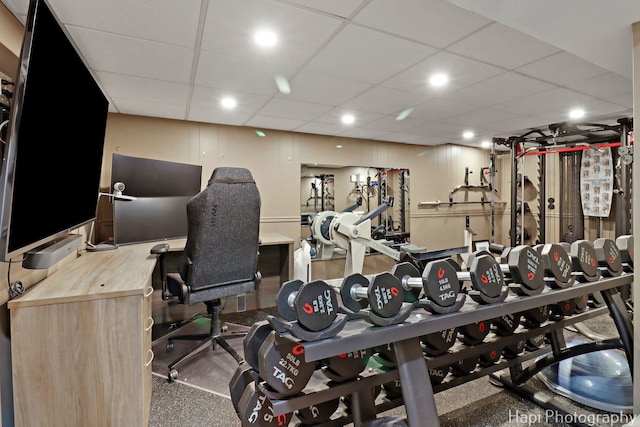 627 Bayview Pt, Schaumburg, IL 60194 - workout area featuring a drop ceiling