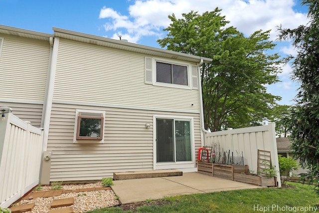 627 Bayview Pt, Schaumburg, IL 60194 - rear view of house featuring a patio