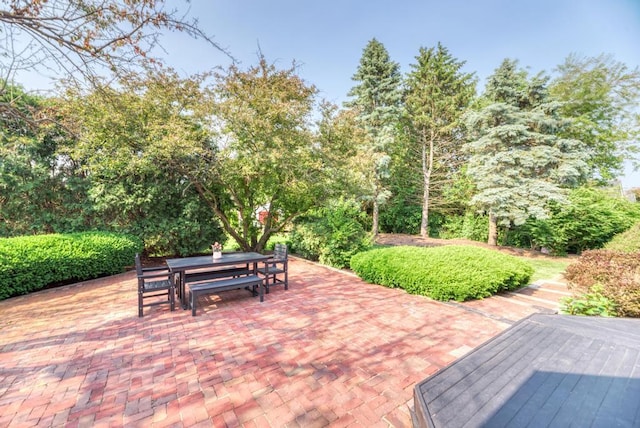 26 Carriage House Ln, Orland Park, IL 60467 - view of patio / terrace with outdoor dining area