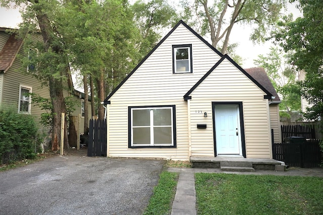123 E Pineview Dr, Round Lake Park, IL 60073 - view of front of home