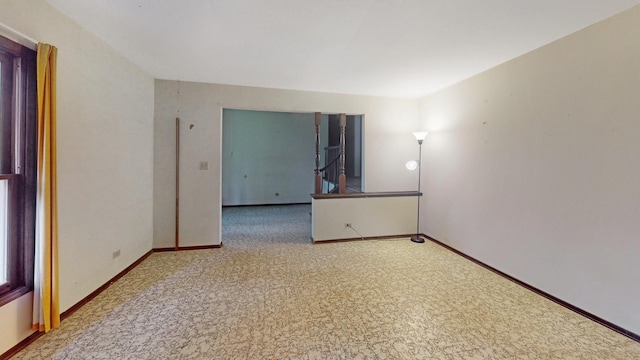198 S Circle Ave, Bloomingdale, IL 60108 - carpeted spare room featuring baseboards