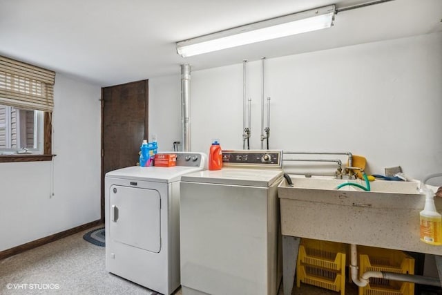 9133 Moody Ave, Oak Lawn, IL 60453 - laundry area featuring independent washer and dryer and baseboards