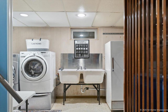 9122 S Avers Ave, Evergreen Park, IL 60805 - washroom featuring washer / dryer and recessed lighting