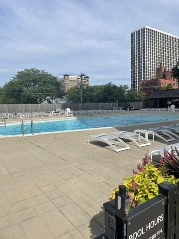 4250 N Marine Dr Unit 2607, Chicago, IL 60613 - view of community pool