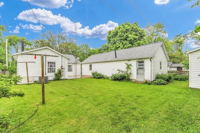 907 E Glenview Dr, Tuscola, IL 61953 - view of yard