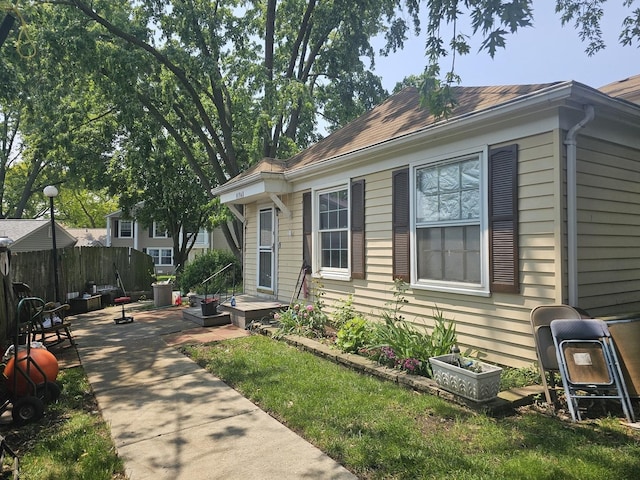 419 Sidney Ave Unit A, Glendale Heights, IL 60139 - bungalow featuring a patio