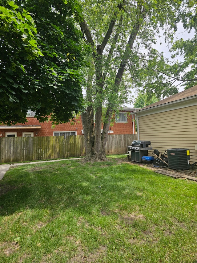 419 Sidney Ave Unit A, Glendale Heights, IL 60139 - view of yard