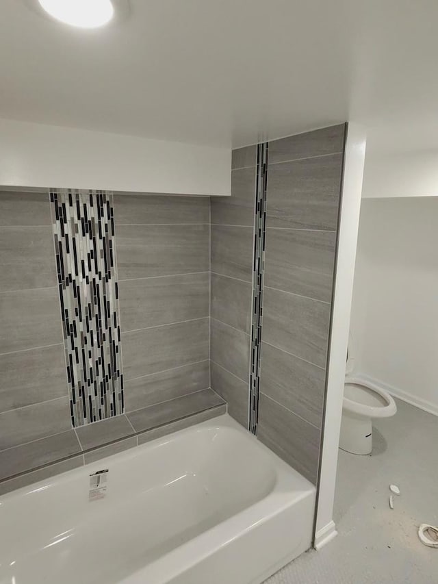 9549 S Calumet Ave, Chicago, IL 60628 - full bath featuring toilet and a tub