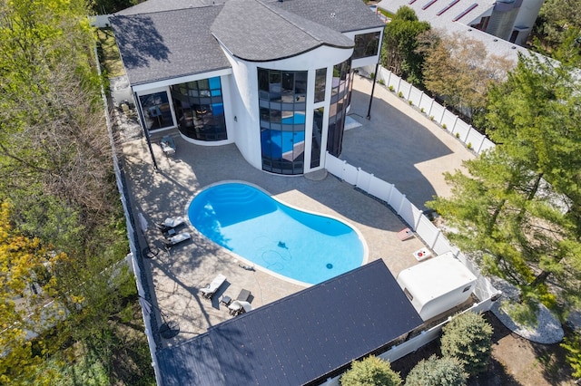 2110 Pfingsten Rd, Northbrook, IL 60062 - view of subject property featuring a pool