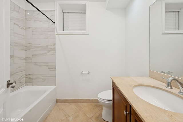 506 W Oakdale Ave Unit 1, Chicago, IL 60657 - bathroom featuring vanity, washtub / shower combination, and tile patterned floors